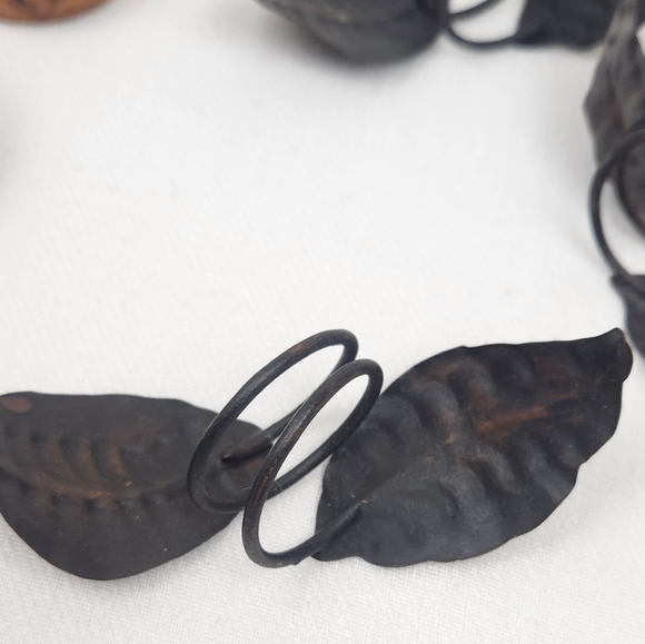 Napkin Rings 2 Sets 1 Designed Wood 1 Metal Leaf. - Picture 3 of 5